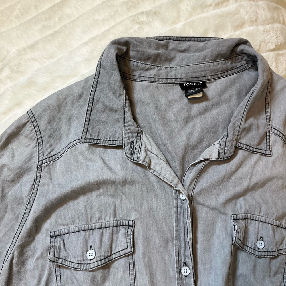 Torrid 3 22/24 Grey Button Down Chambray Grunge Fall Winter Casual Shirt PNW NYC